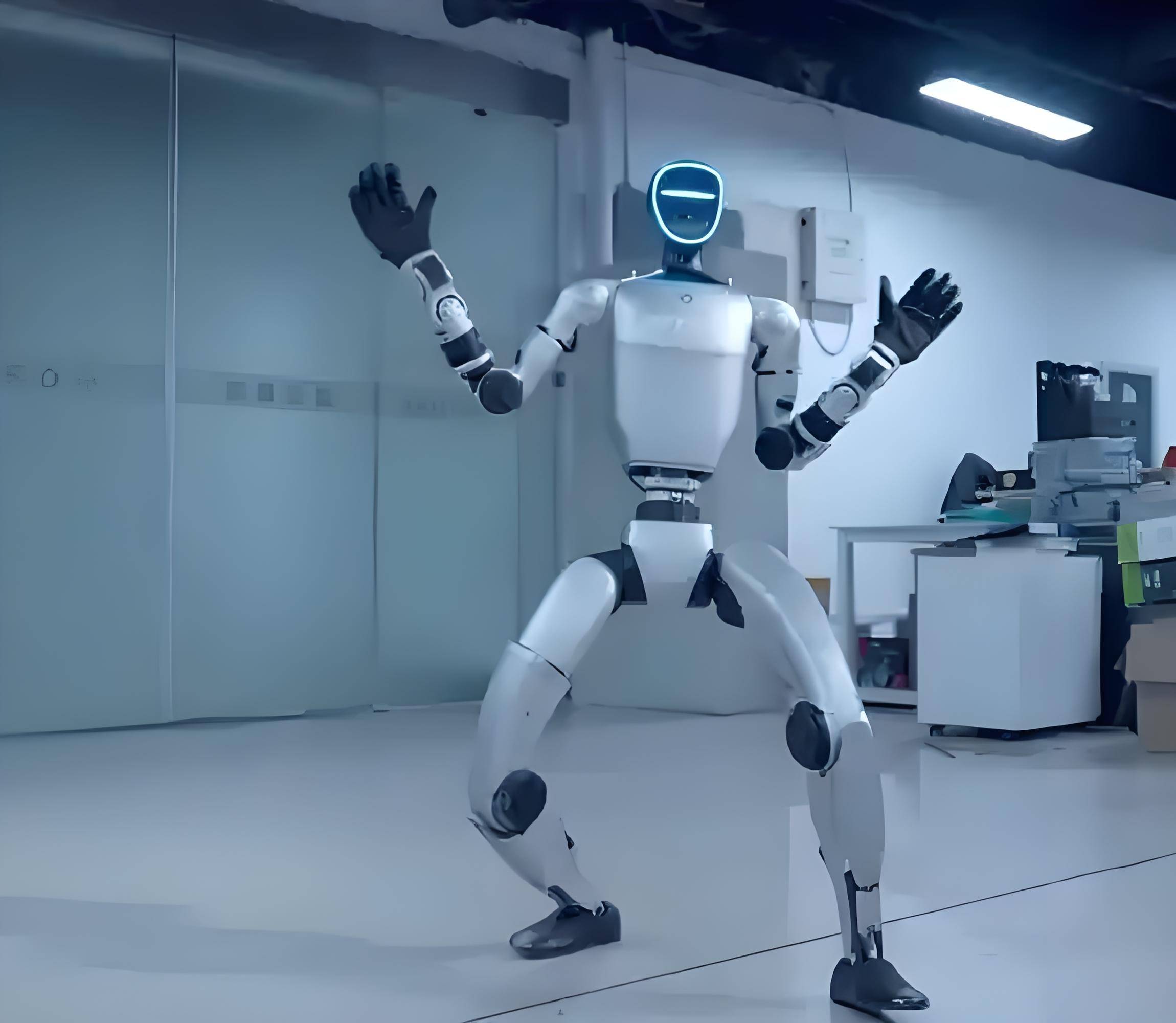 30分钟下线一台 中国人形机器人迈入万台量产时代