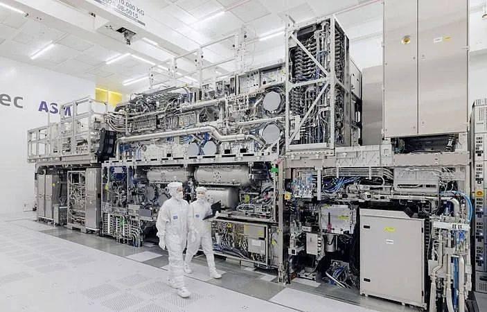 美拟禁止向中国出口DUV光刻机：禁止中芯国际、长江长鑫等使用